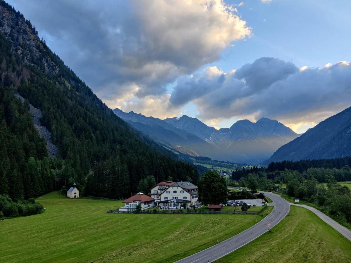 Hotel Bad Salomonsbrunn Anterselva di Mezzo Exterior photo